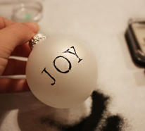 Boule de Noël personnalisée : idées DIY pour la décoration (3)