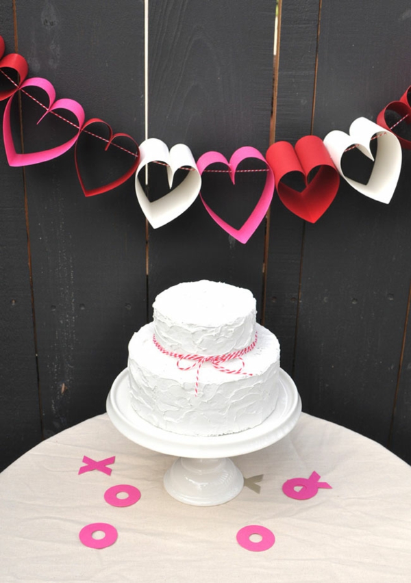 diy guirlande coeur saint valentin papier coloré fil de boulanger