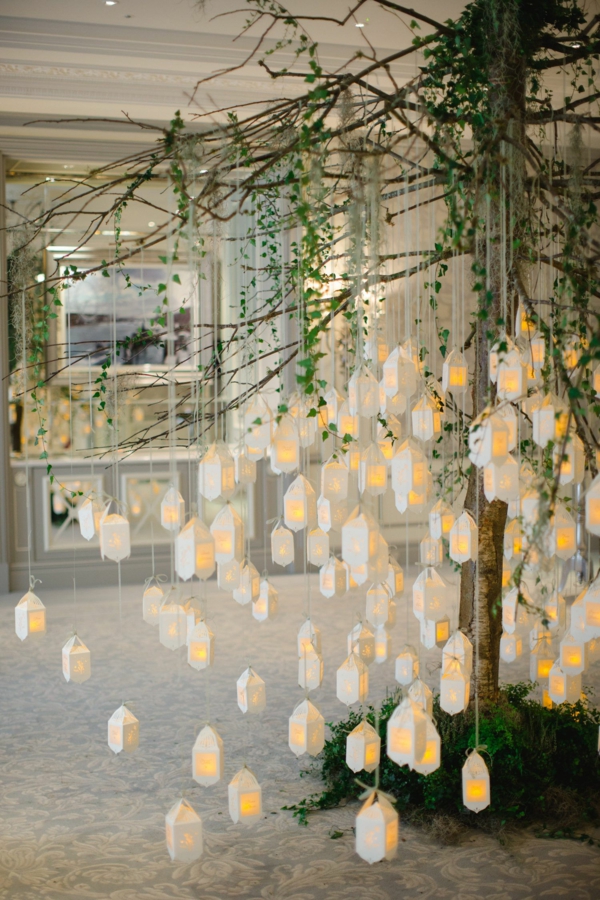décoration salle de mariage lanternes en papier suspendues