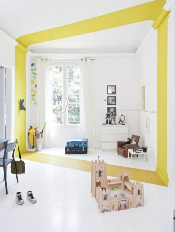 peinture géométrique jaune et blanc chambre d'enfant