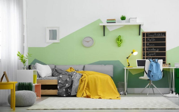 peinture géométrique nuances de vert et blanc chambre d'enfant