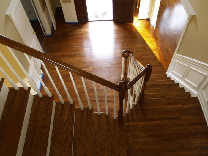 comment rénover une maison escalier et plancher en bois 