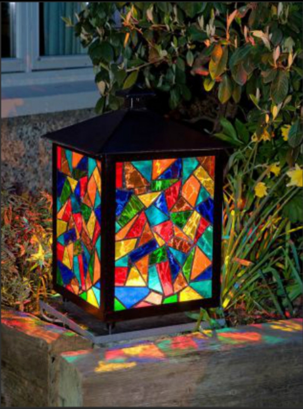 diy lanterne de jardin décorée de verre pour vitrail