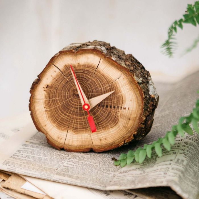 horloge diy rondin de bois déco idées inspirantes pour créer une ambiance unique