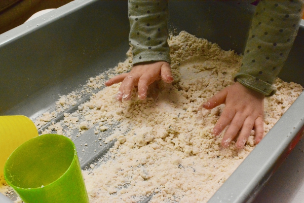 occuper les enfants modelage à la pâte à sel