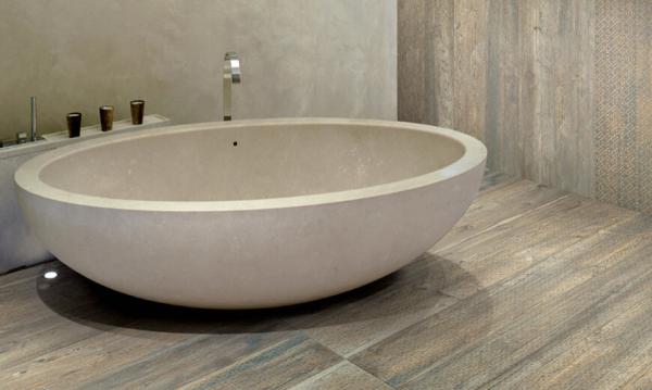 salle de bain moderne carrelage imitation parquet de bois récupéré poli