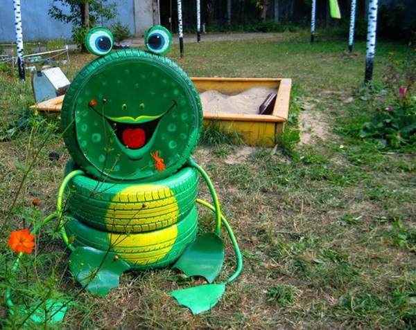 déco pneu recyclé une grenouille amusante 