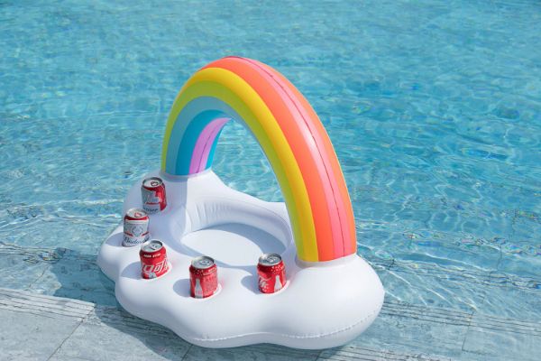 idée unique accessoire piscine toboggan gonflable
