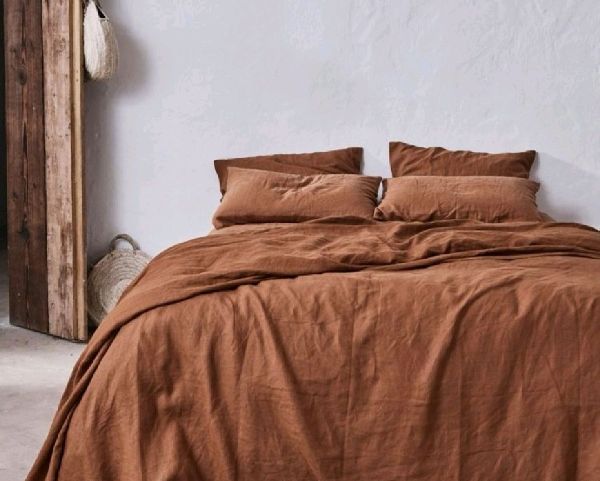 couleur terracotta idée de linge de lit en lin lavé tendance pour la chambre