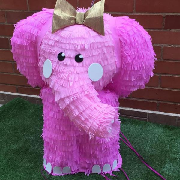 fabriquer une piñata éléphant rose